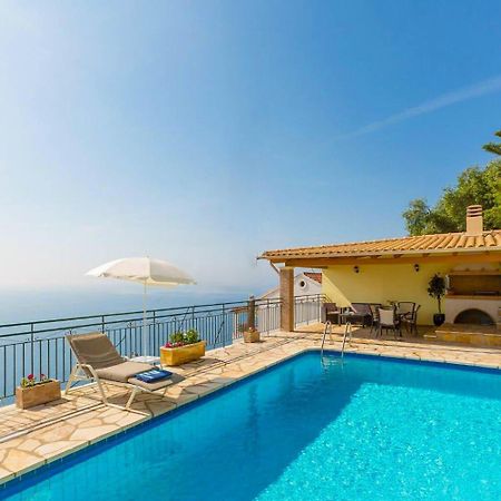 Villa Aris Gimari Exterior photo