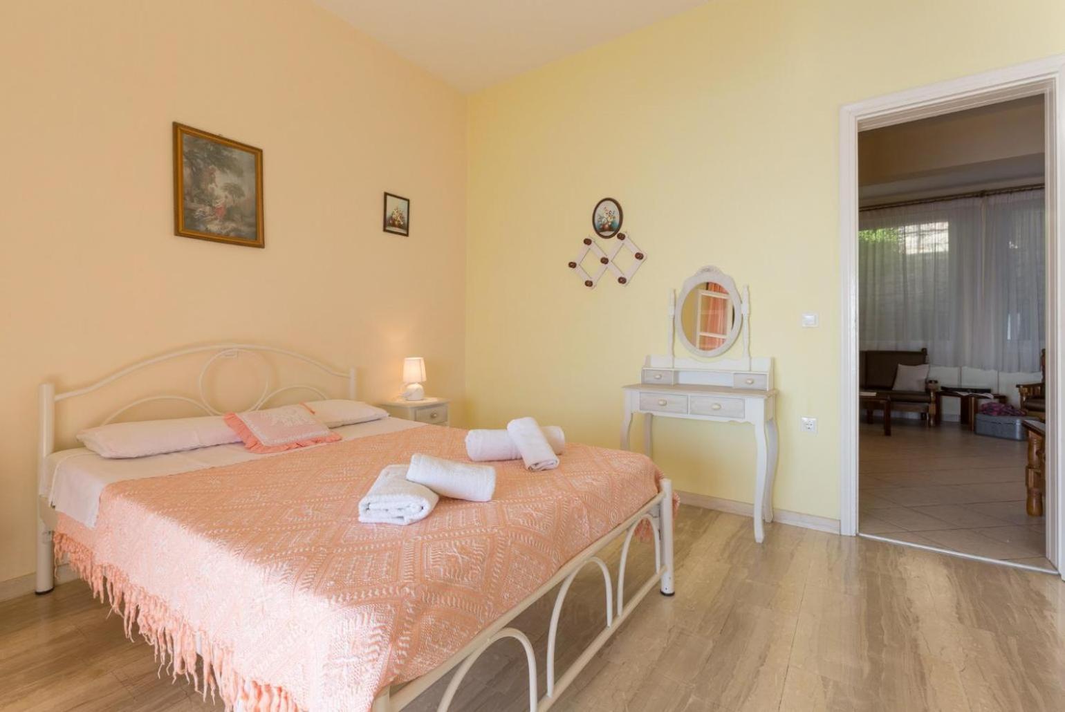 Villa Aris Gimari Exterior photo