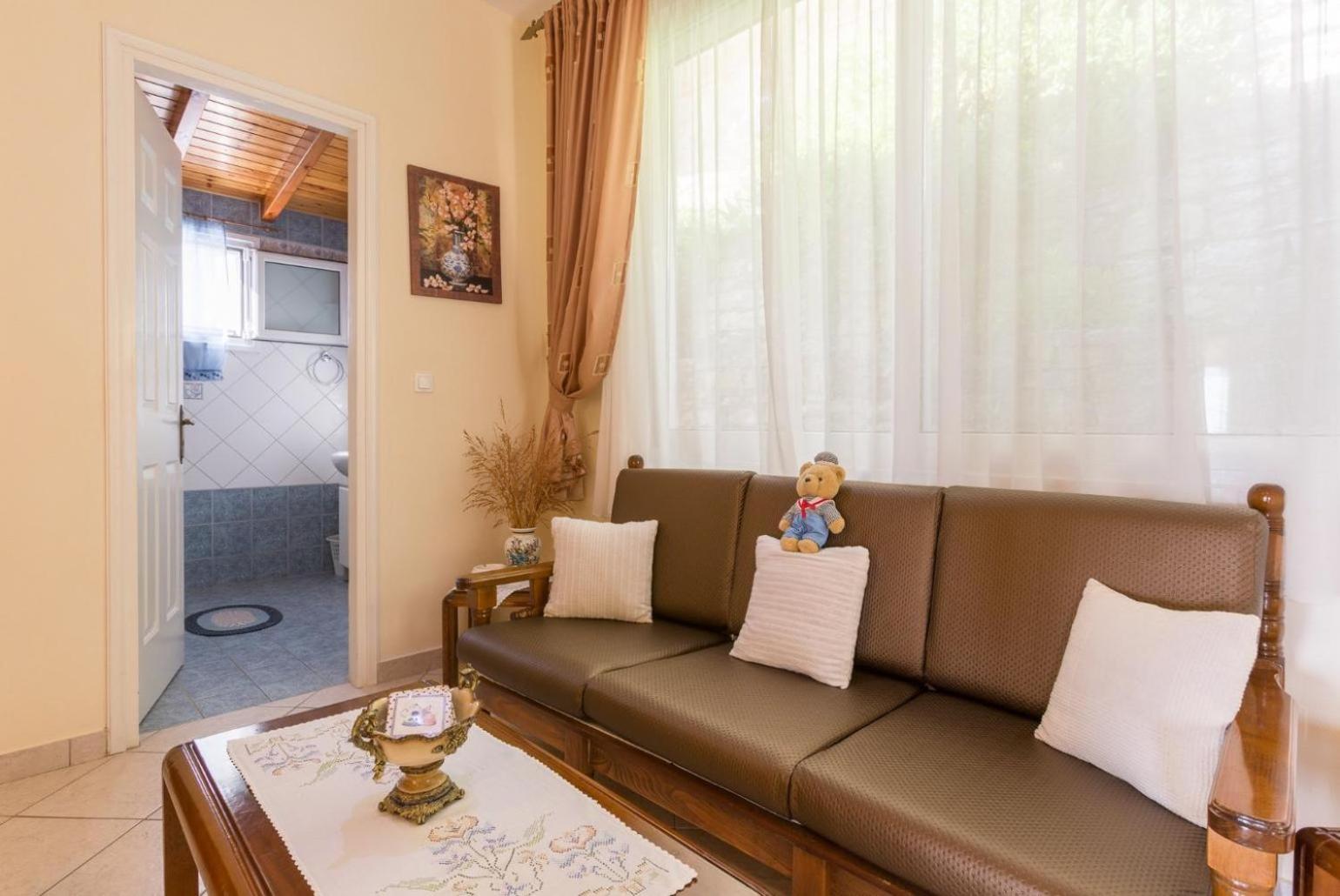 Villa Aris Gimari Exterior photo