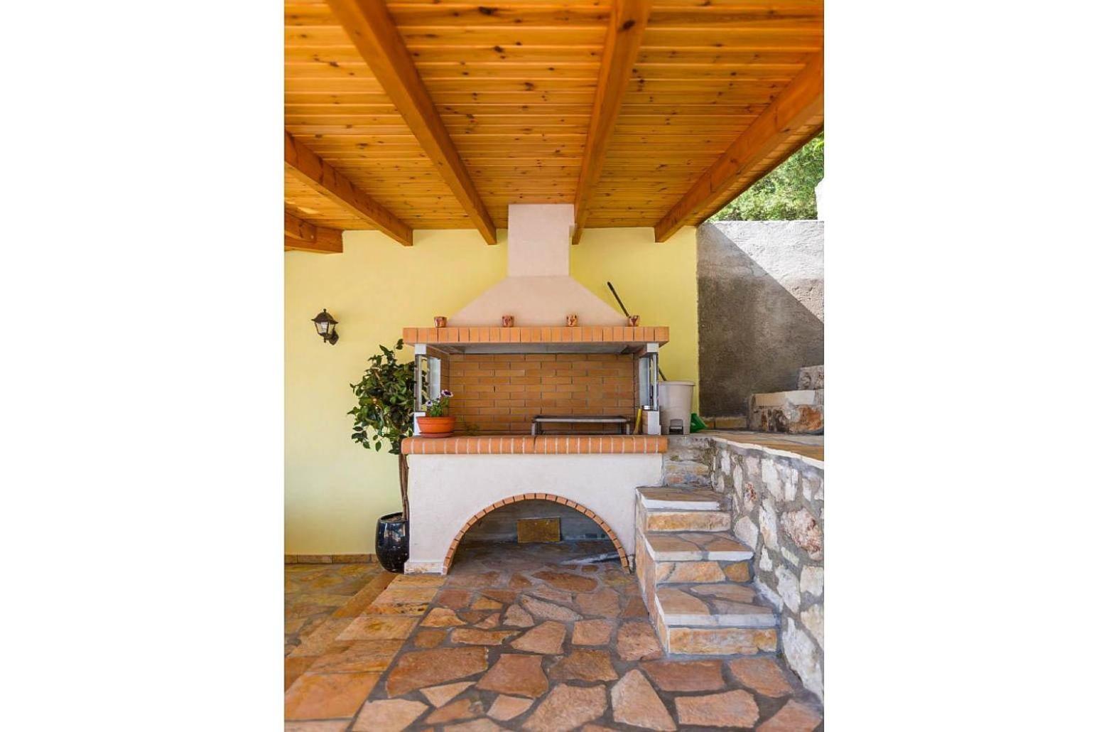 Villa Aris Gimari Exterior photo
