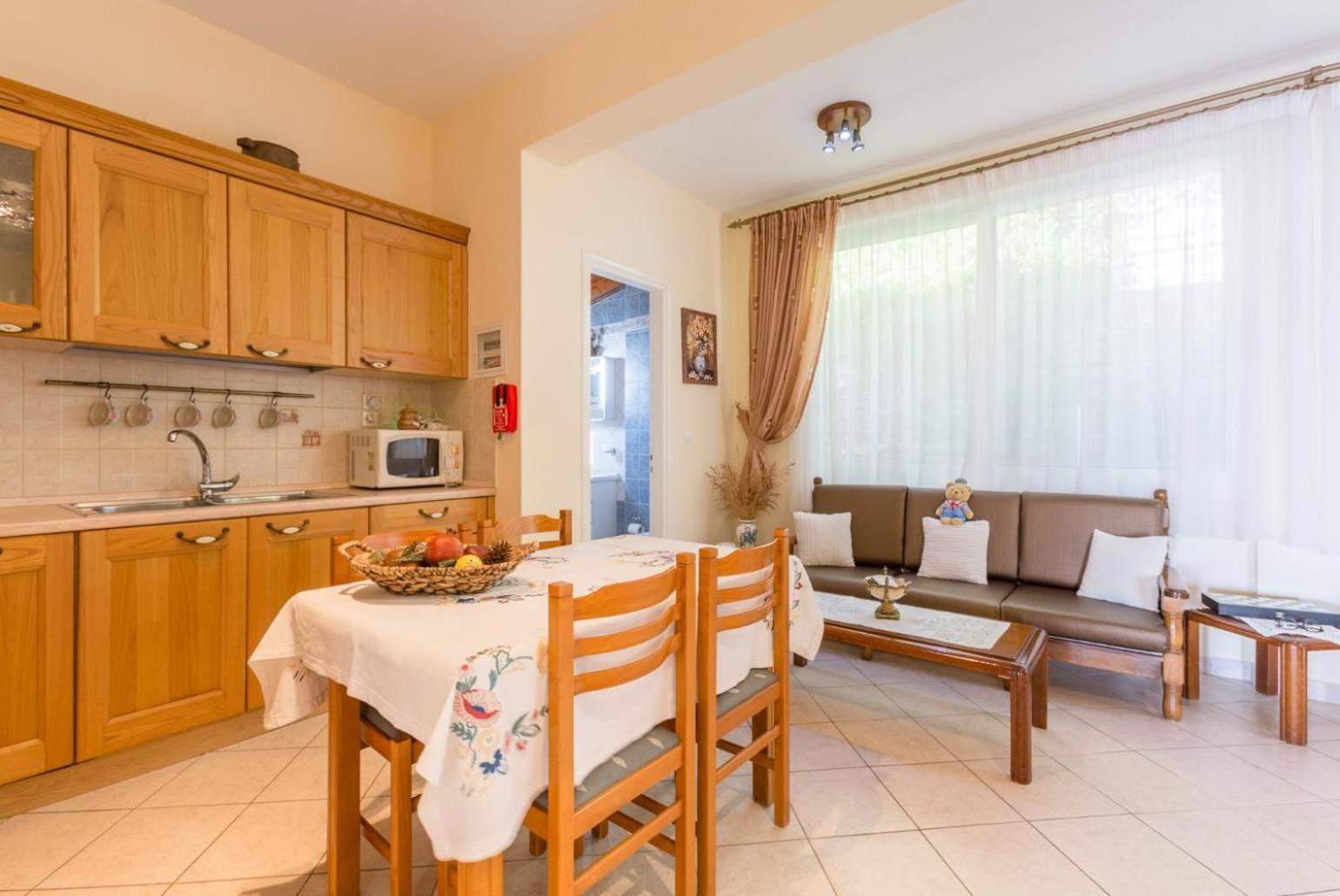 Villa Aris Gimari Exterior photo