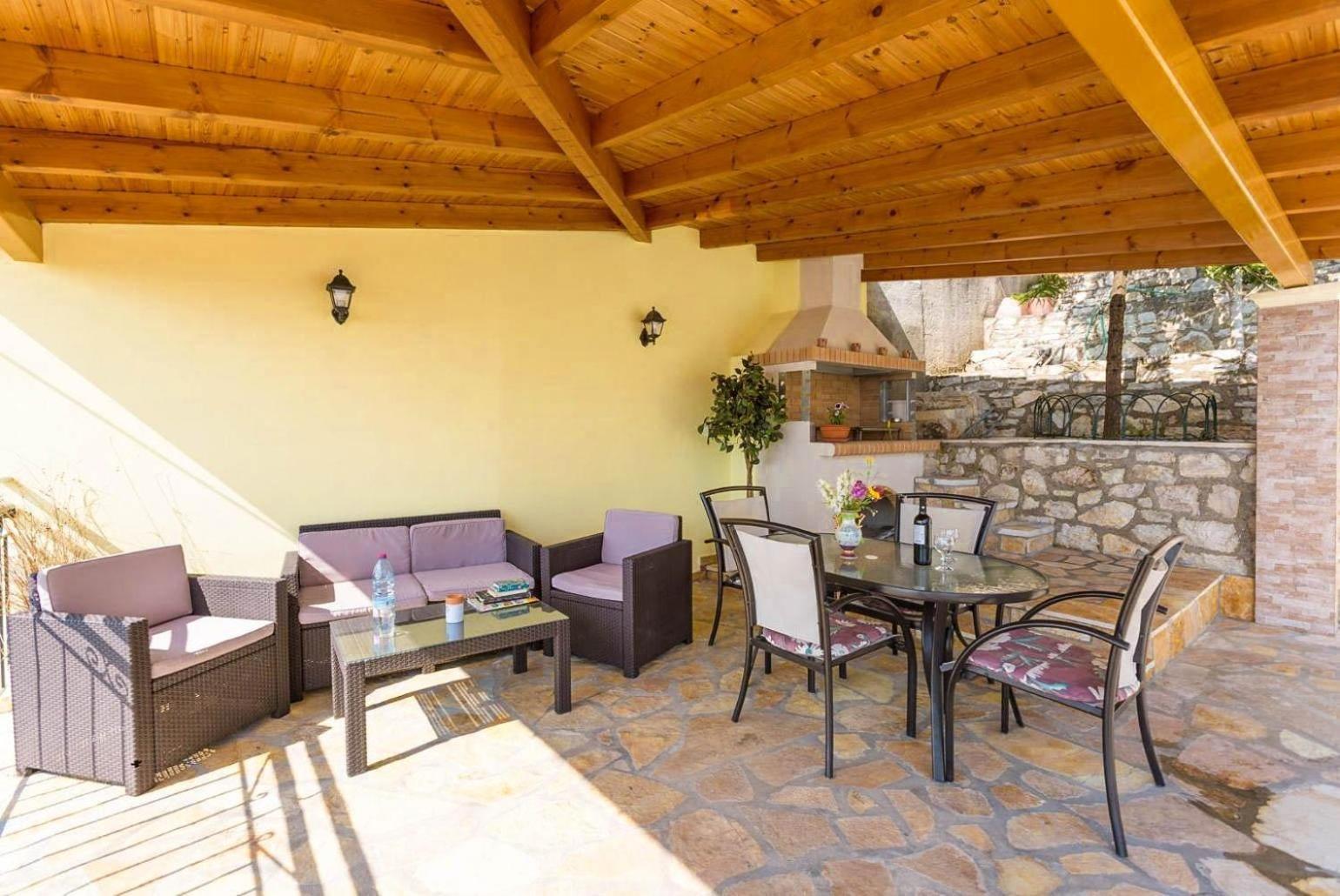 Villa Aris Gimari Exterior photo